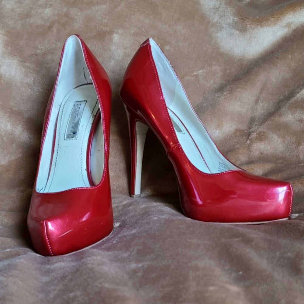 Red BCBGeneration heels size 5.5